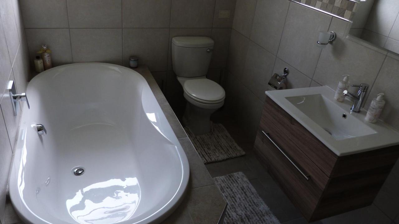 Settle Inn Self Catering Units كولشستر المظهر الخارجي الصورة
