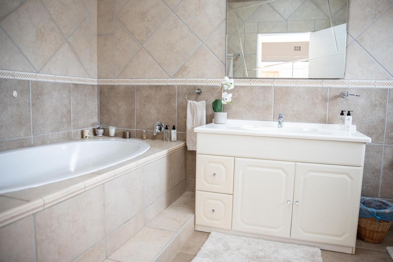 Settle Inn Self Catering Units كولشستر المظهر الخارجي الصورة